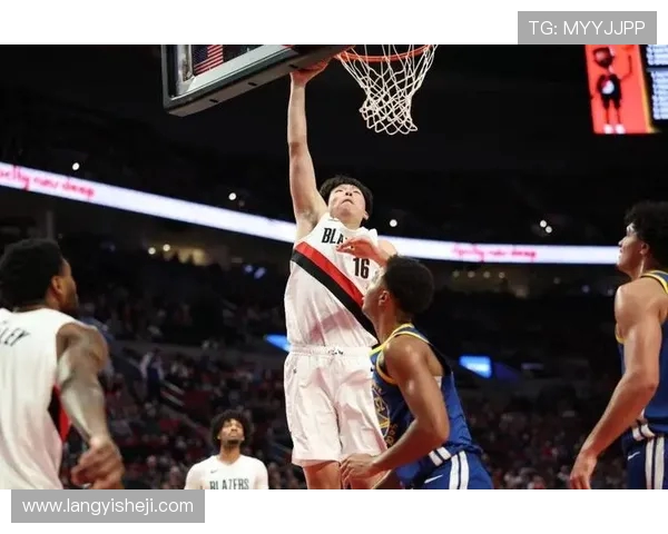 杨瀚森超远三分球惊艳全场成功登上微博热搜榜第九位 杨瀚森超远三分球惊艳全场成功登上微博热搜榜第九位